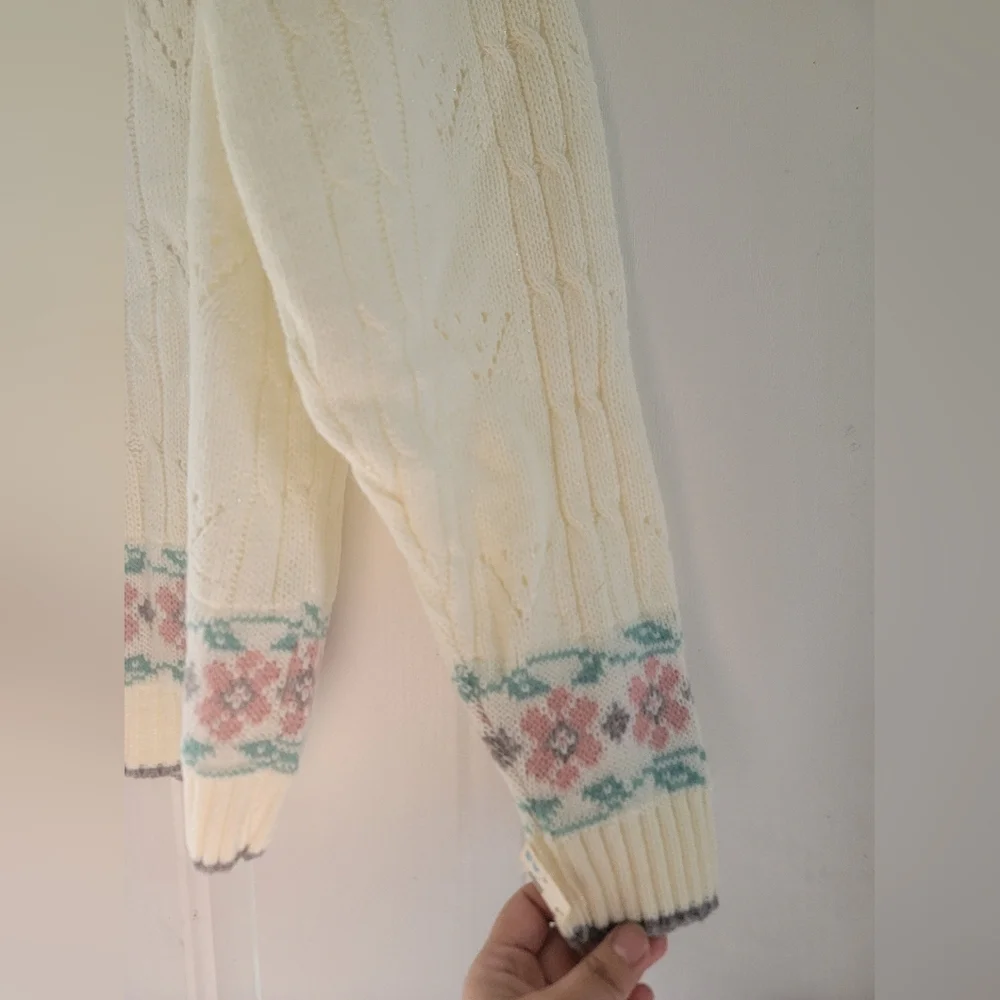 Cricket Lane Cozy Cream Floral  button-down collar Sweater Vintage - Picture 4 of 8